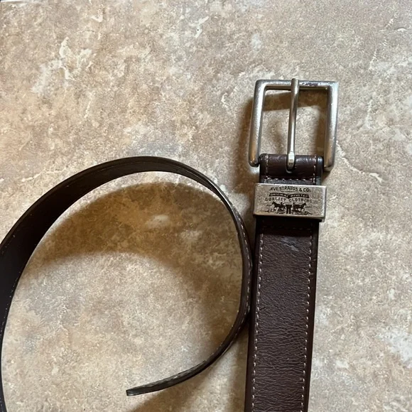 Vintage Levi’s Bonded Leather size 32 belt Vintage Levi main image 4